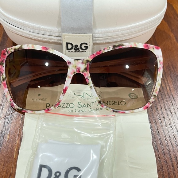 Aunthentic dolce gabbana women sunglasses not scratches, very good condition main image 4